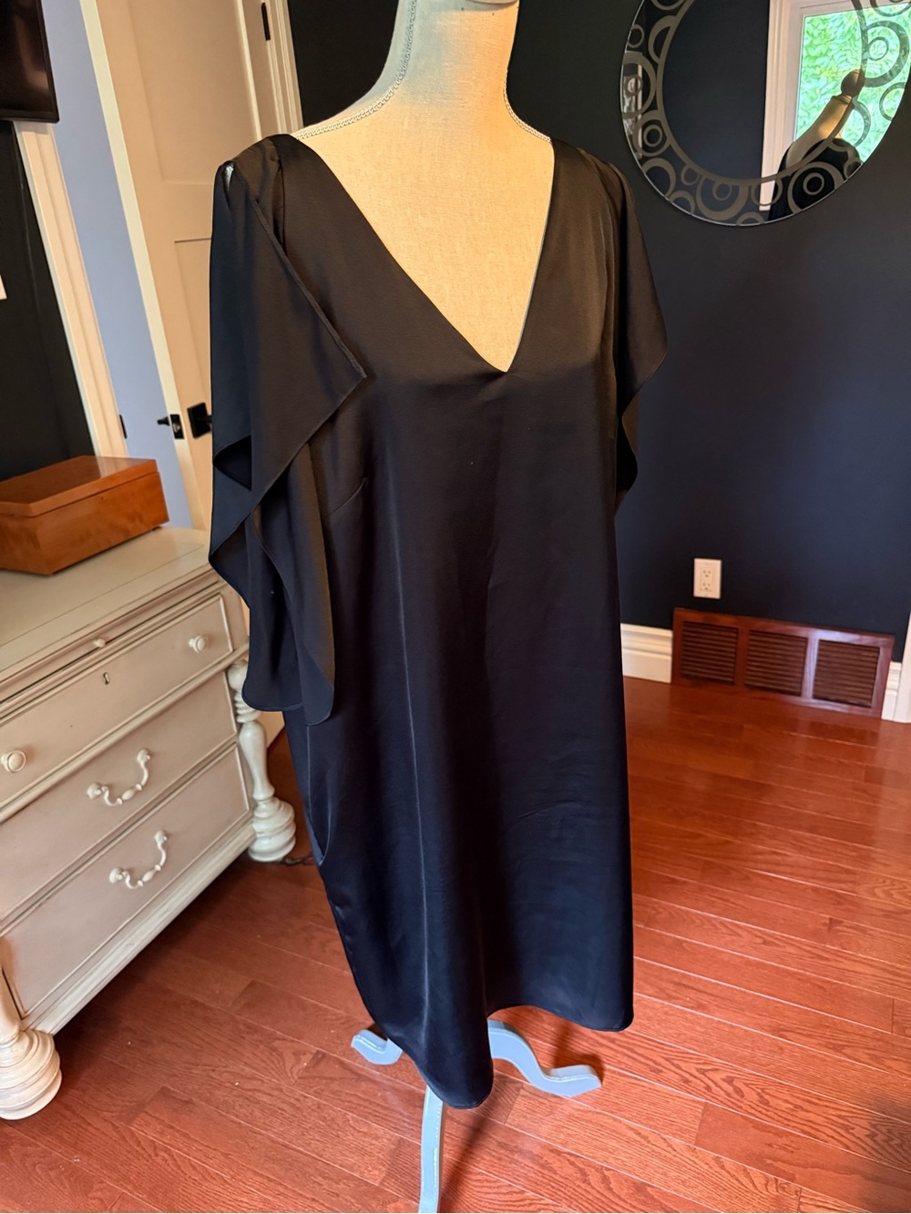 RACHEL Rachel Roy Black V-Neck Midi Dress with Flutter Sleeves